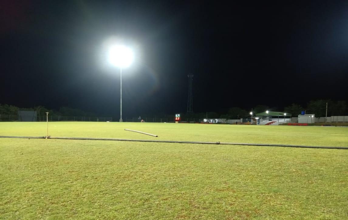 1200W-luces-de-campo-de-cricket